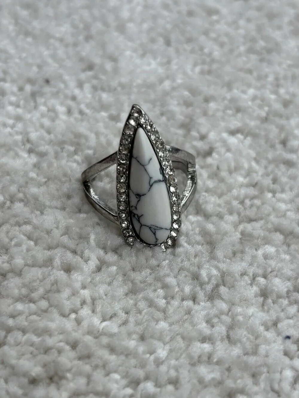 Pear Shape White Rhinestone Ring Size 8 Silver Tone Costume Jewelry